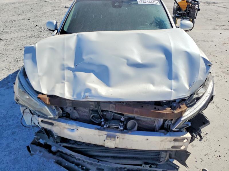 2019 Niss Altima