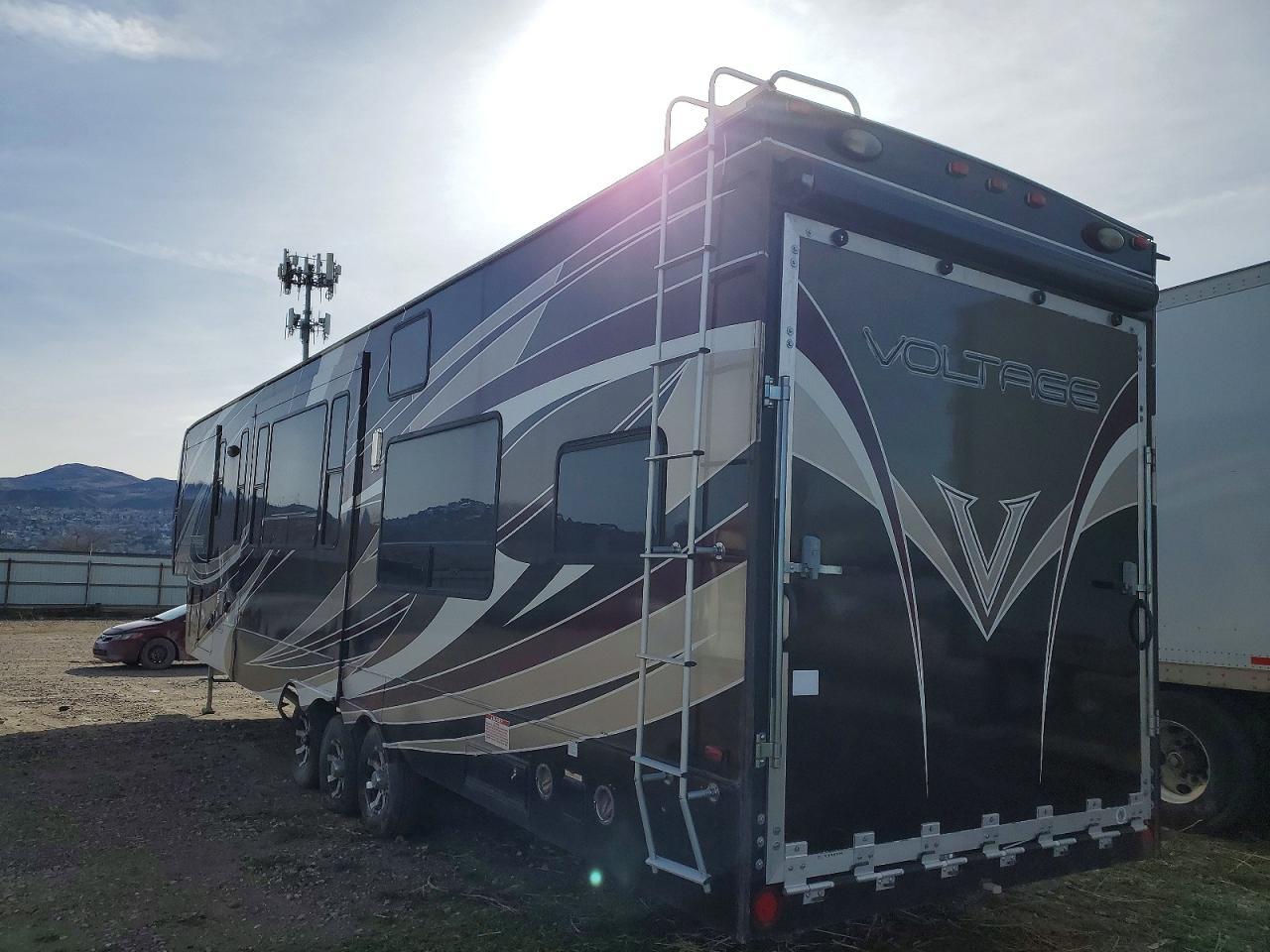 2012 Dutchmen Travel 2012 Dutchmen Voltage Camper