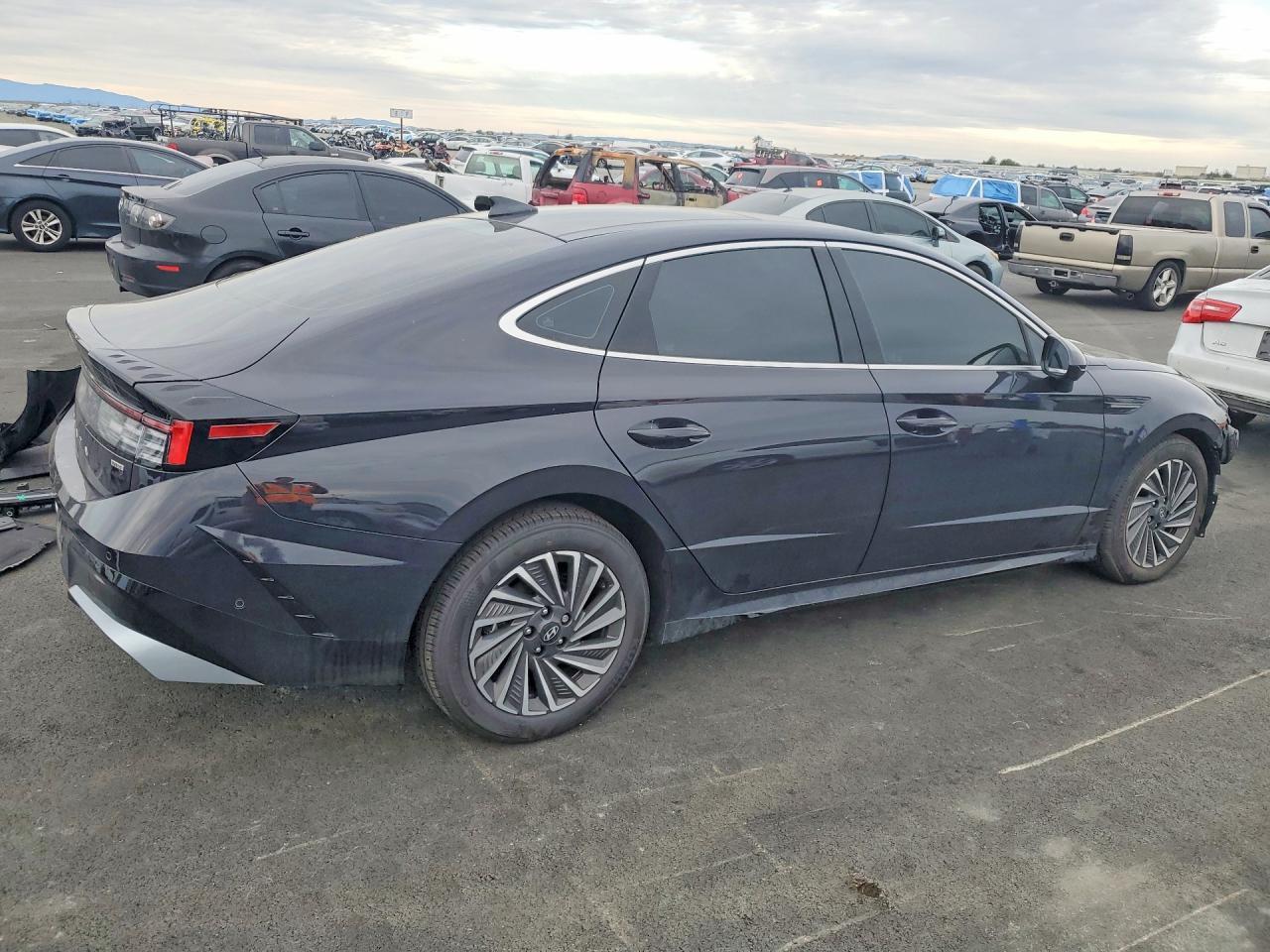 2025 Hyundai Sonata Hybrid