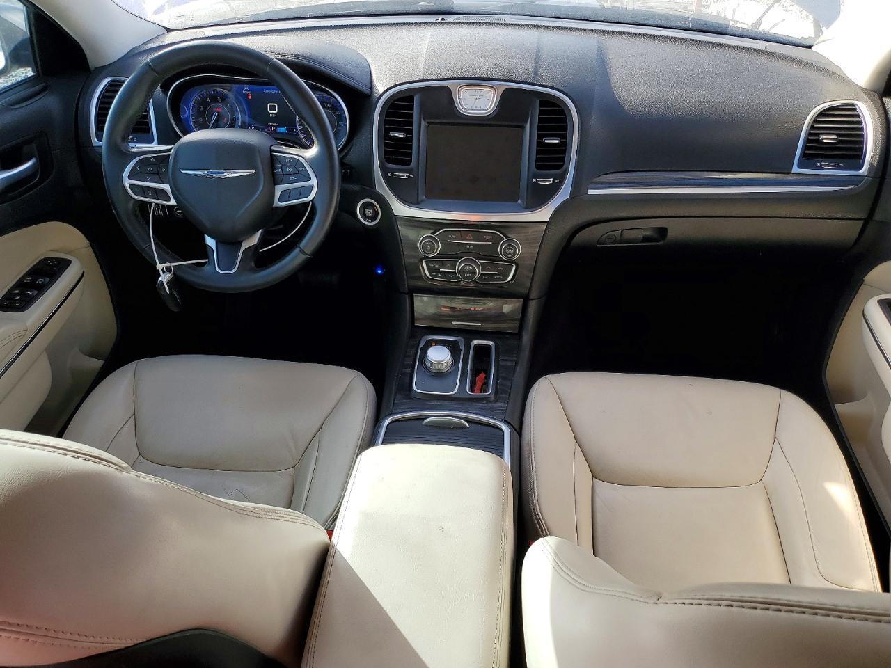 2017 Chrysler 300 Limited