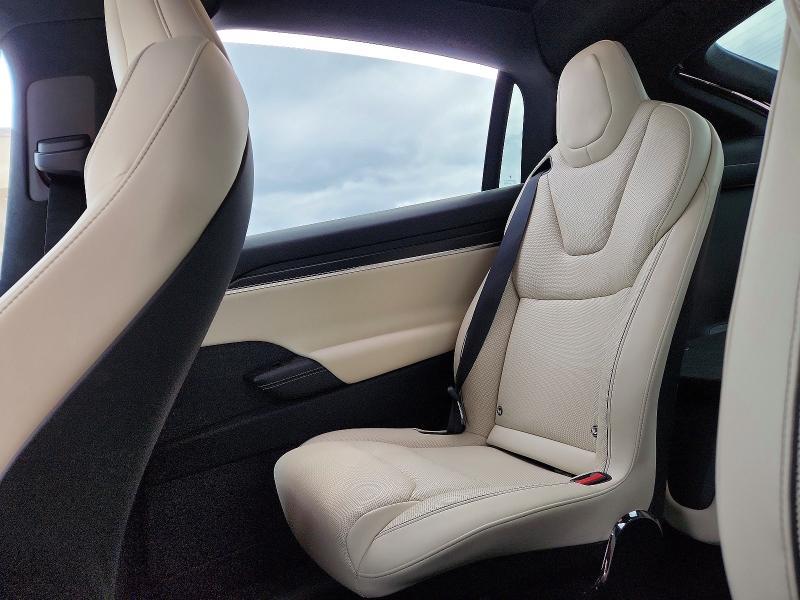 2022 Tesla Model x