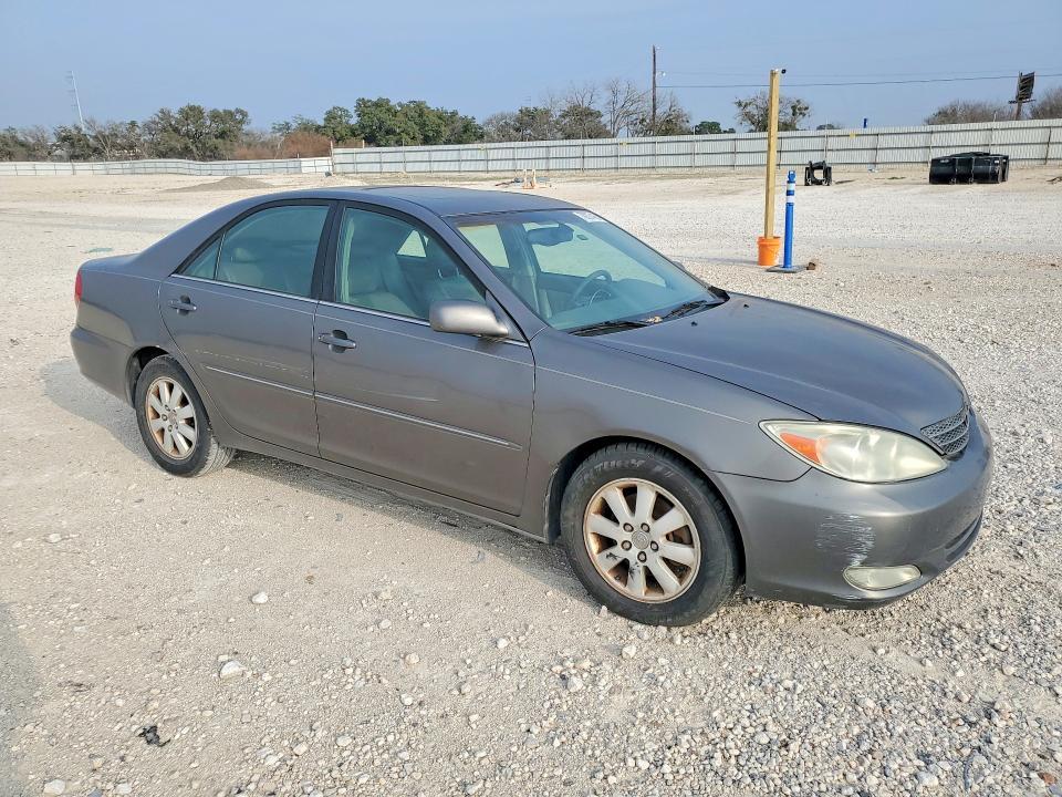2004 Toyota Camry xle V6