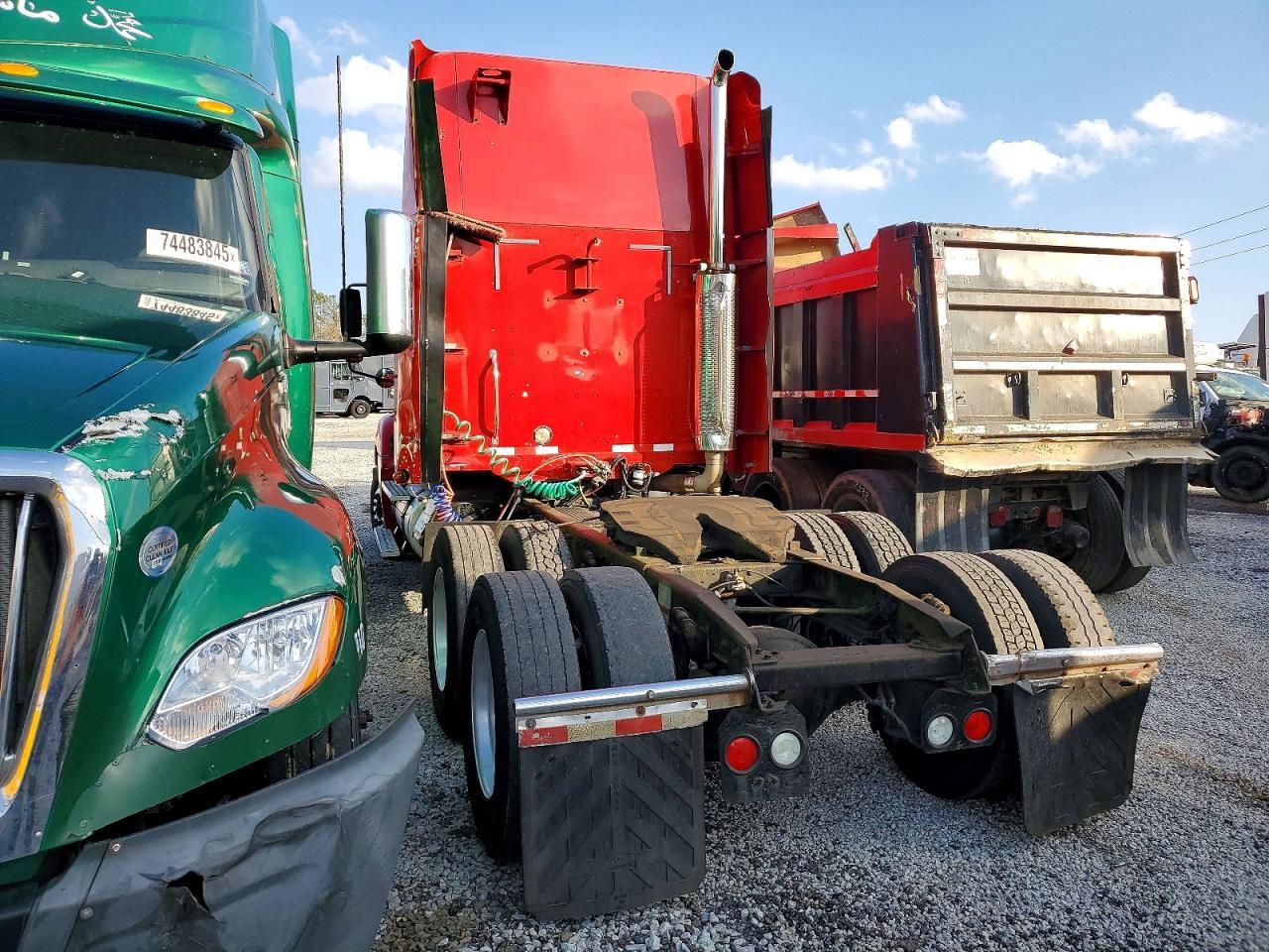 2007 Freightliner Columbia 120 Semi Truck