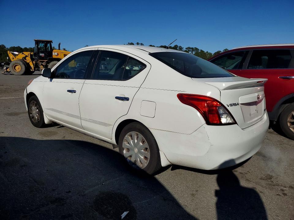 2013 Nissan Versa 1.6 s