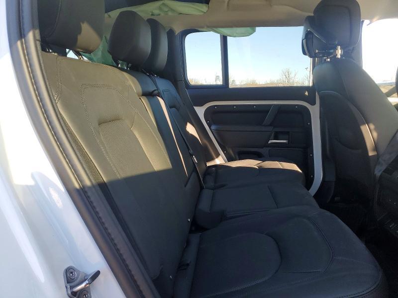 2026 Land Rover Defender 110 s