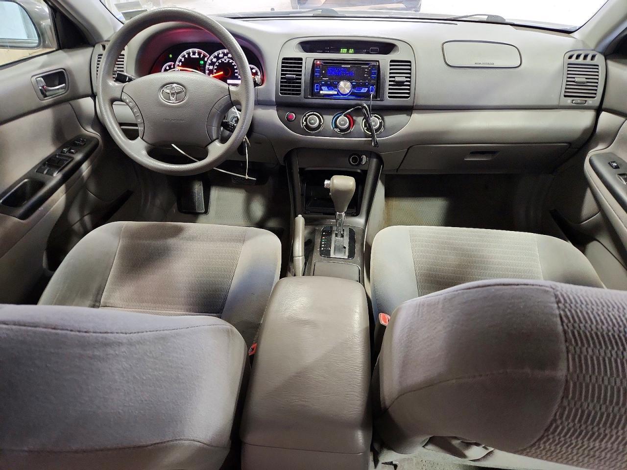 2005 Toyota Camry le