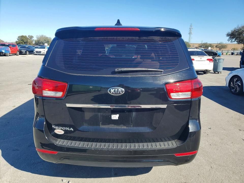 2016 KIA Sedona l