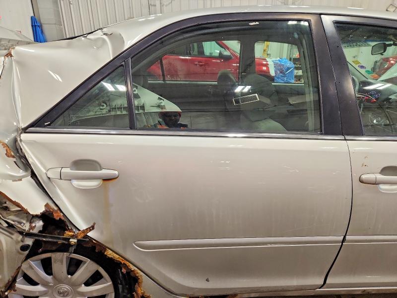 2005 Toyota Camry le