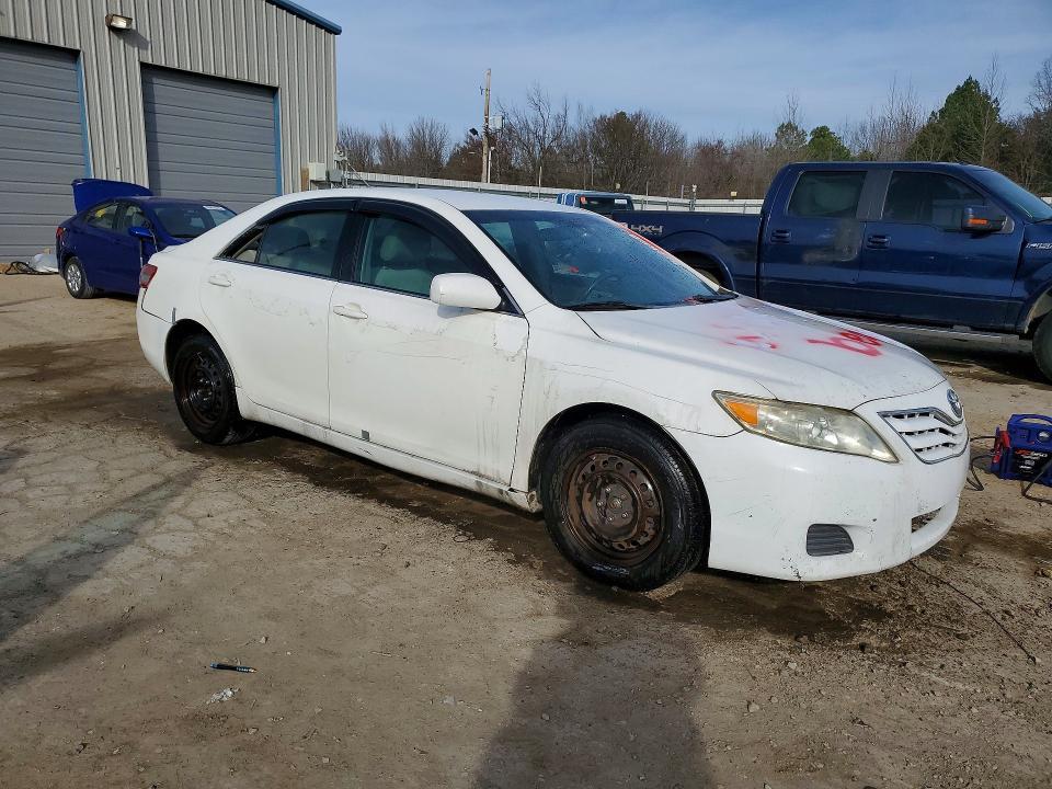 2011 Toyota Camry le