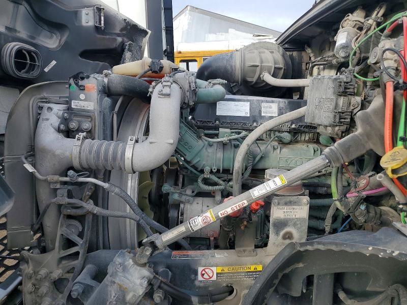 2020 Volvo VNR Semi Truck