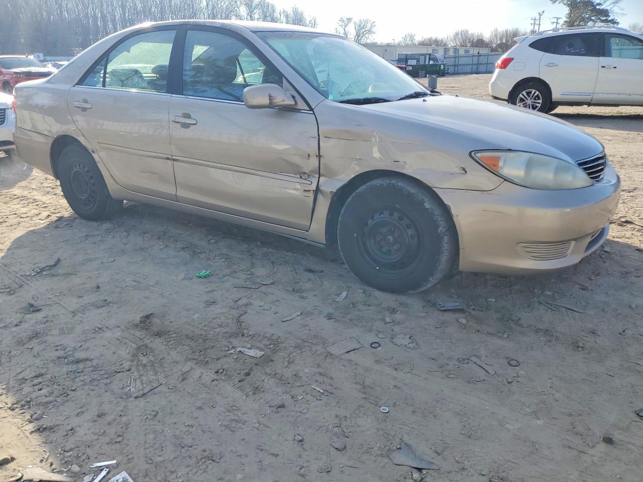 2005 Toyota Camry le