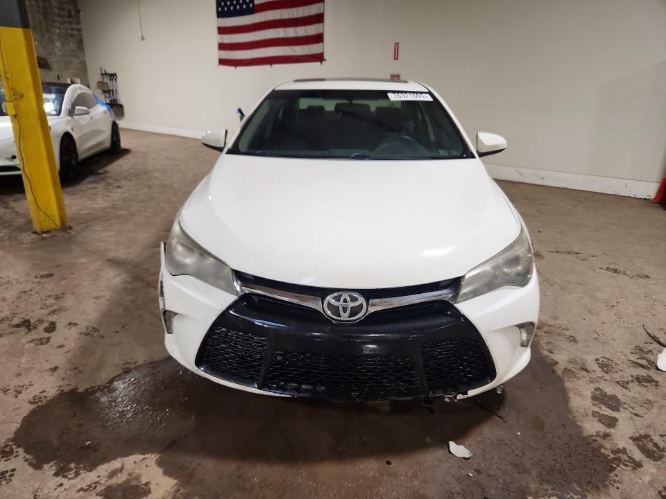 2016 Toyota Camry le
