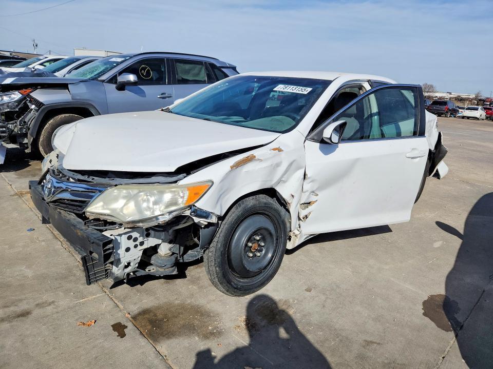 2014 Toyota Camry le