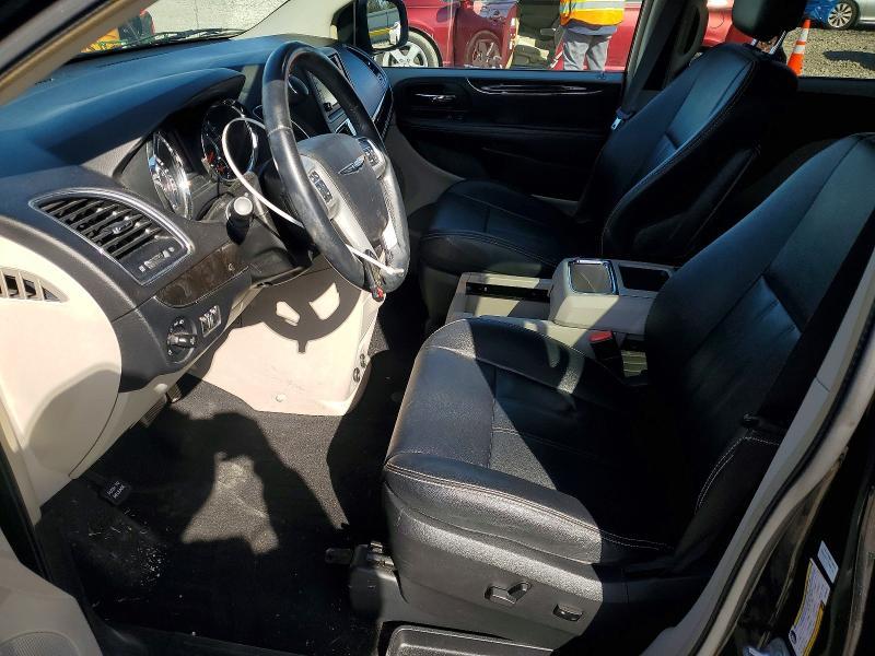 2016 Chrysler Town & Country Touring