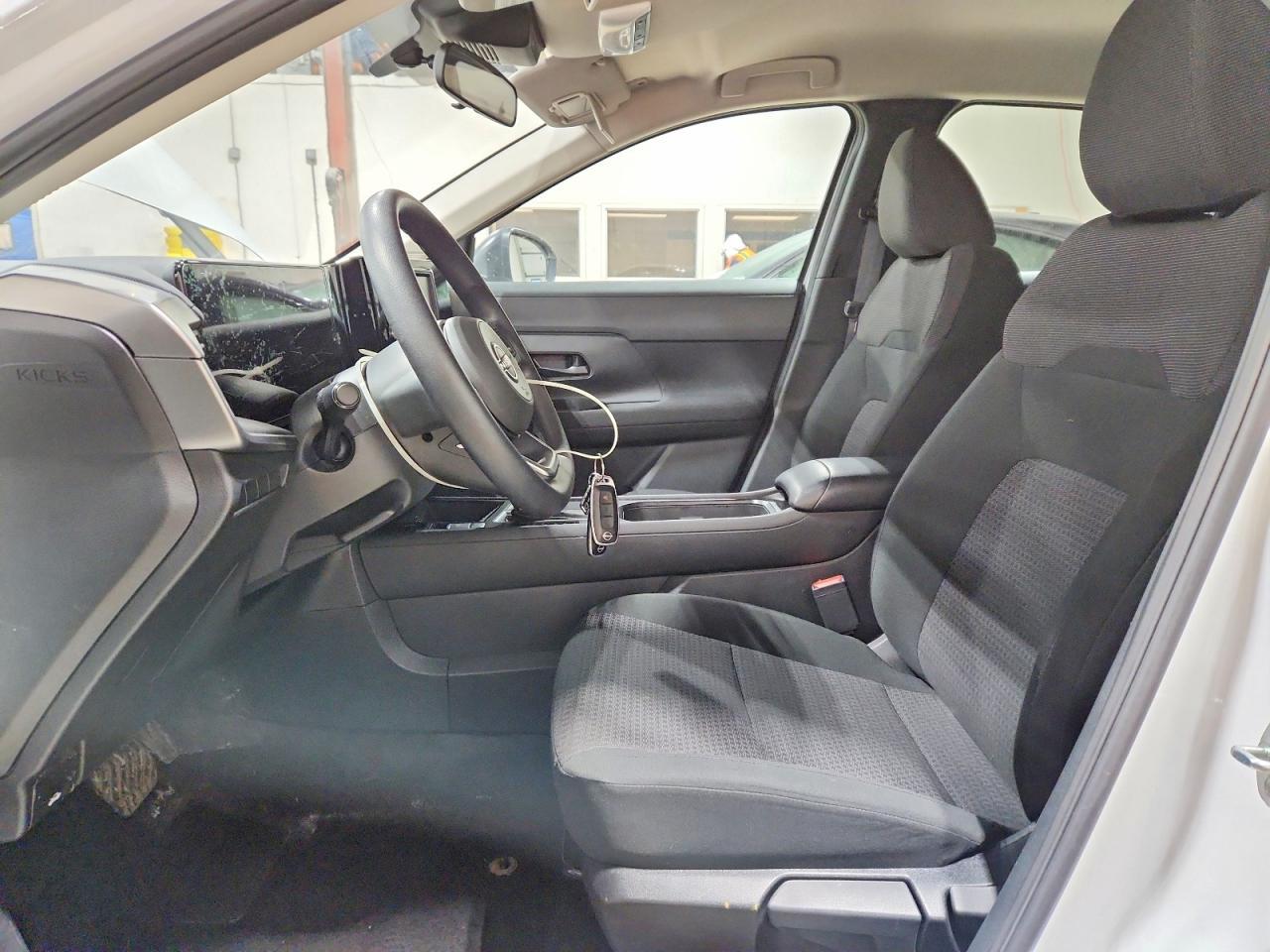 2025 Nissan Kicks s