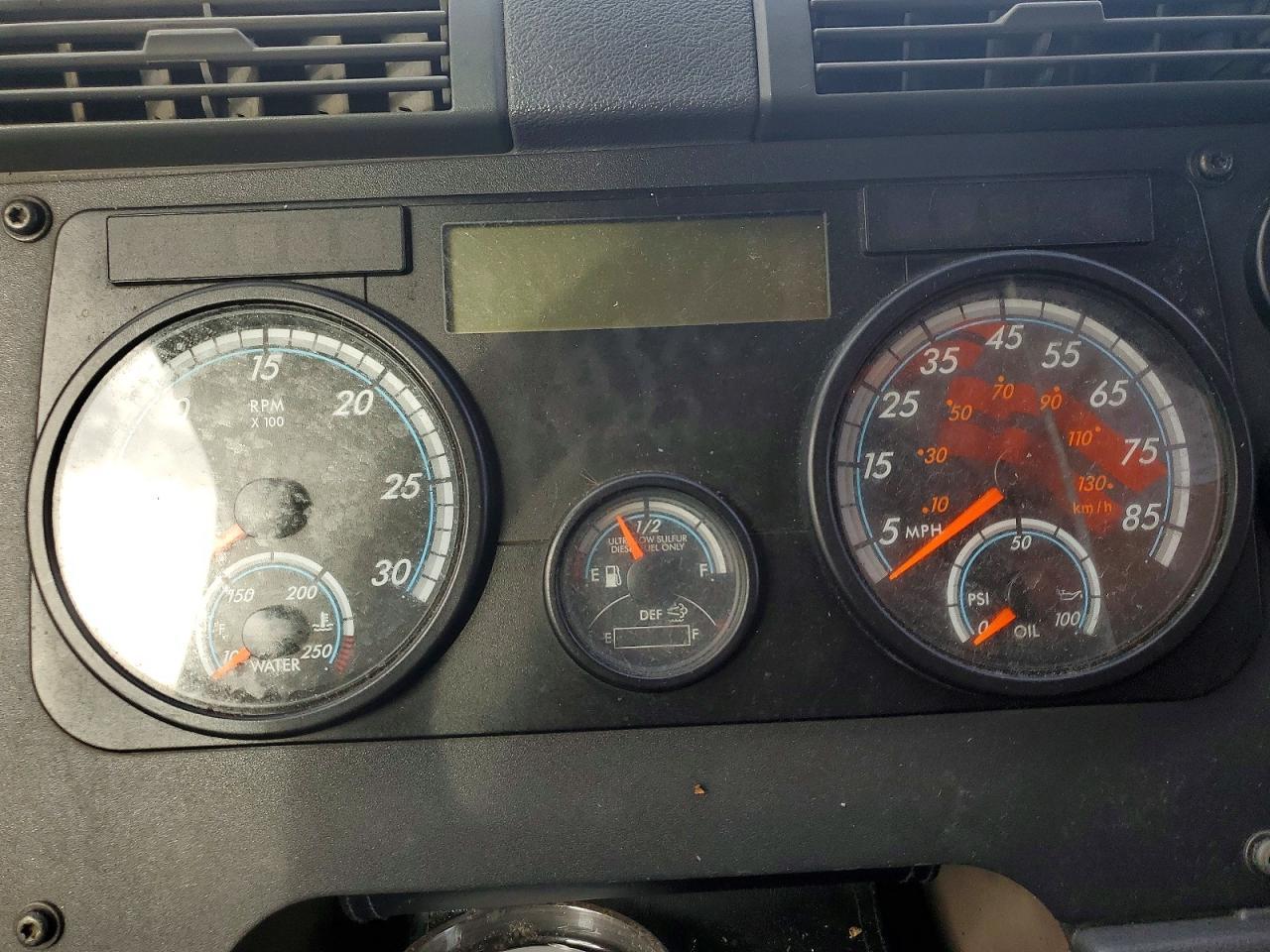 2018 Freigliner 2018 Freightliner Cascadia 125 Semi Truck