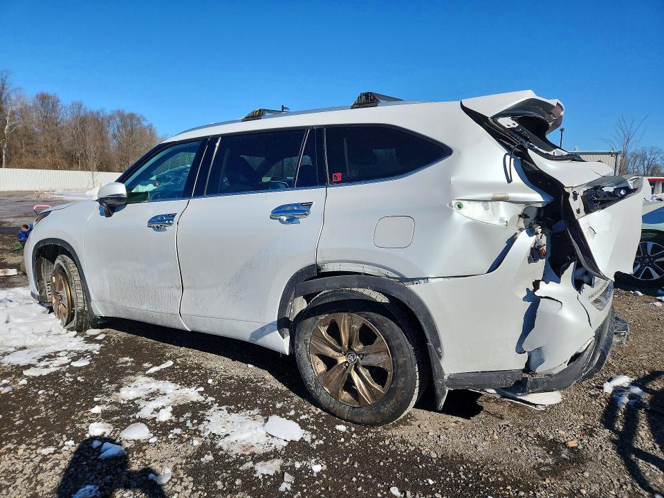 2022 Toyota Highlander Hybrid xle