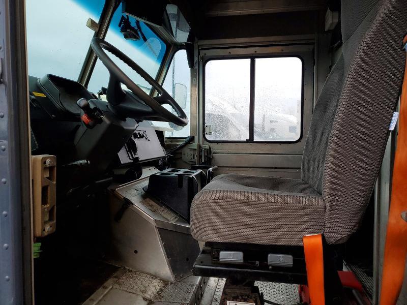 2020 Freightliner MT45G Chassis Delivery Truck