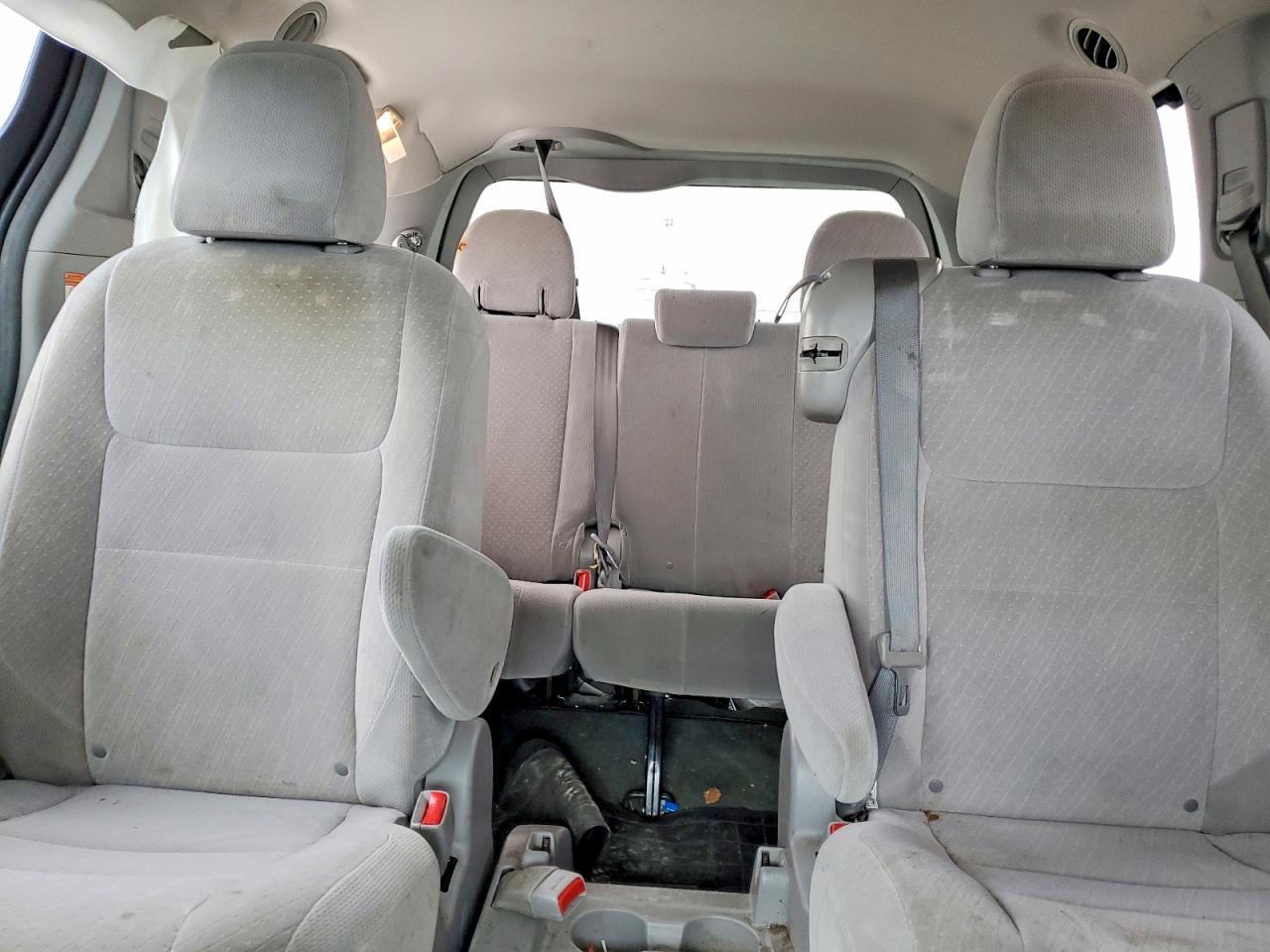 2017 Toyota Sienna le