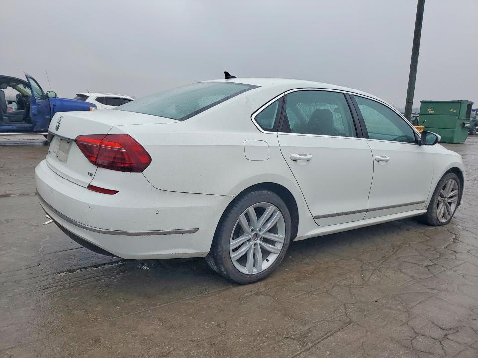 2017 Volkswagen Passat sel Premium