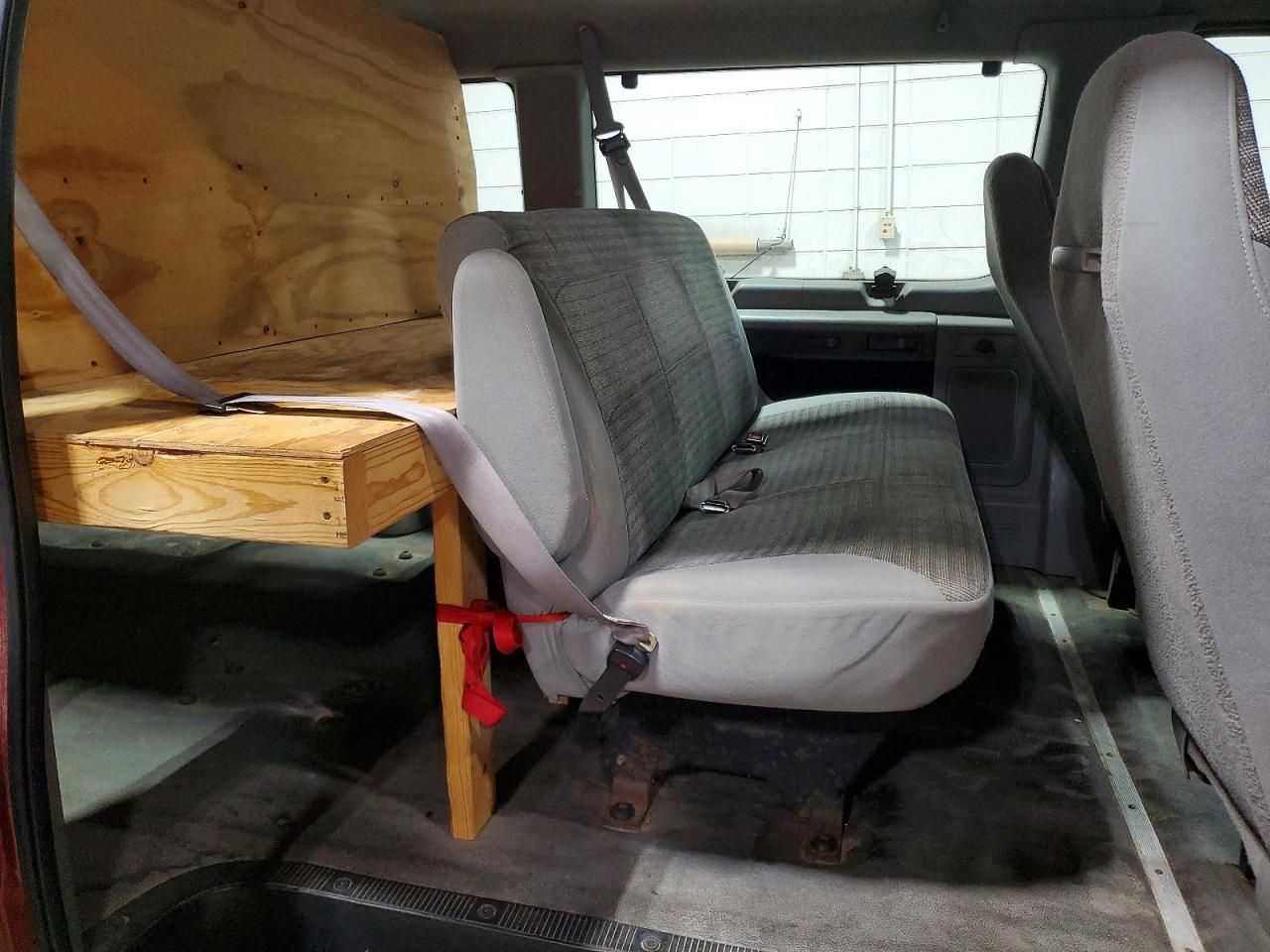 2001 Ford Econoline E350 Super Duty Wagon