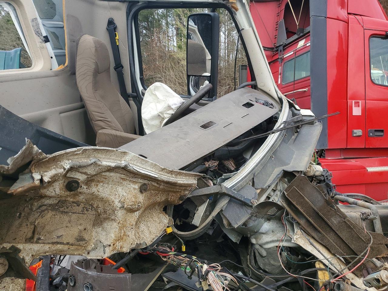 2015 Volv O VNL Semi Truck