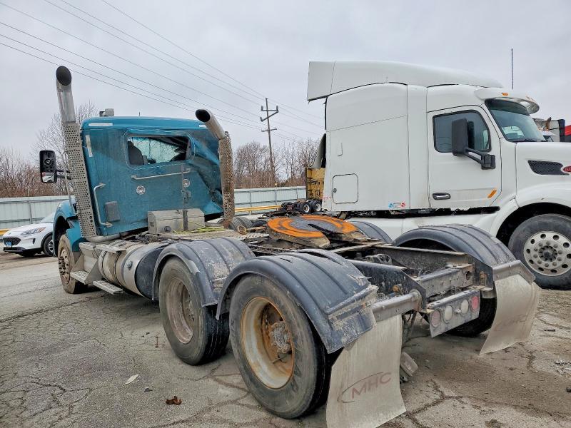 2017 Kenworth T800 Semi Truck