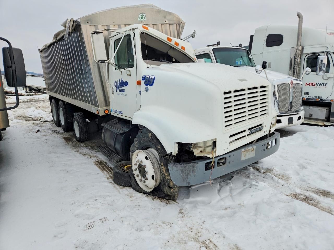 1999 International Dumptailer