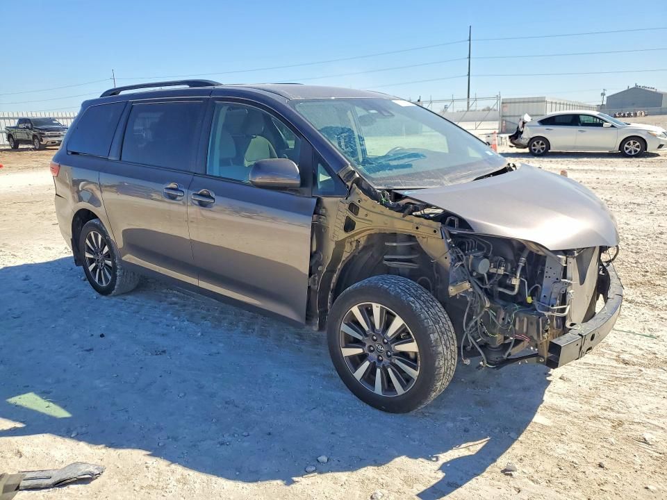 2020 Toyota Sienna le