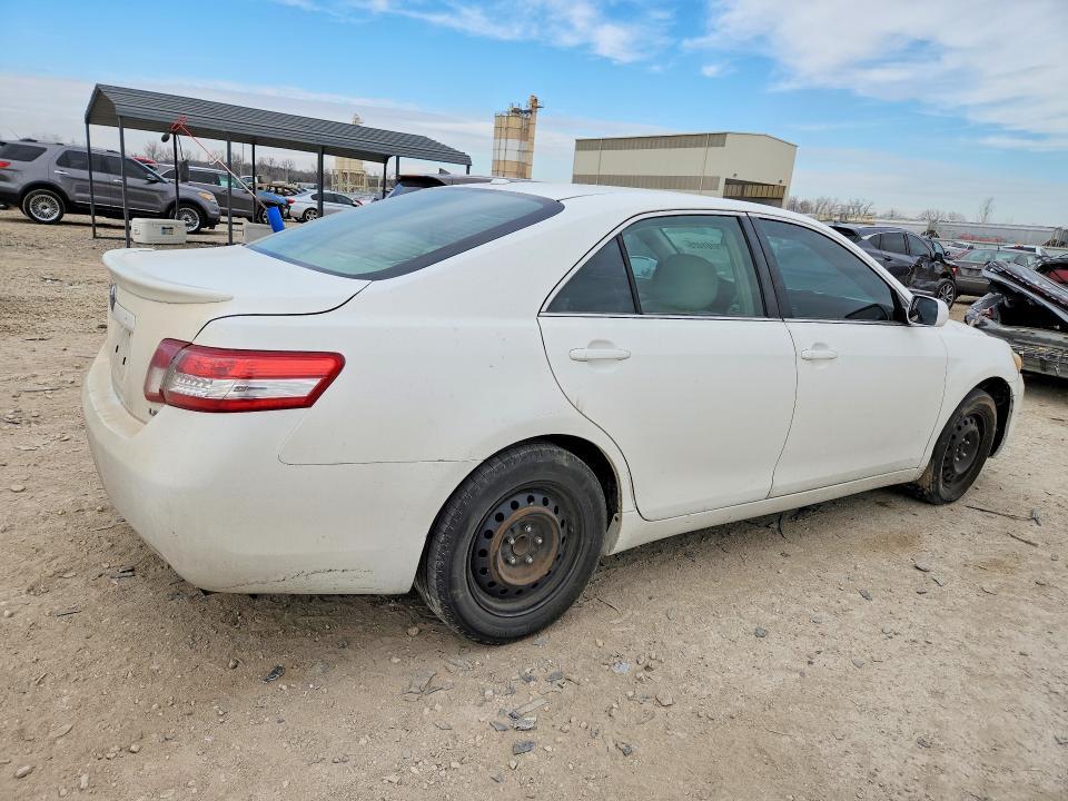 2010 Toyota Camry le