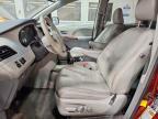 2013 Toyota Sienna xle 8-passenger