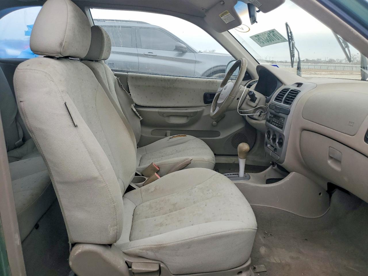 2004 Hyundai Accent gl