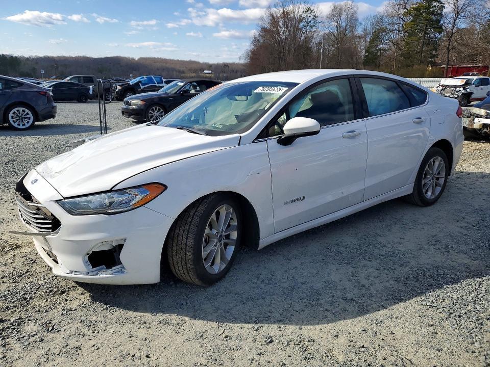 2019 Ford Fusion se