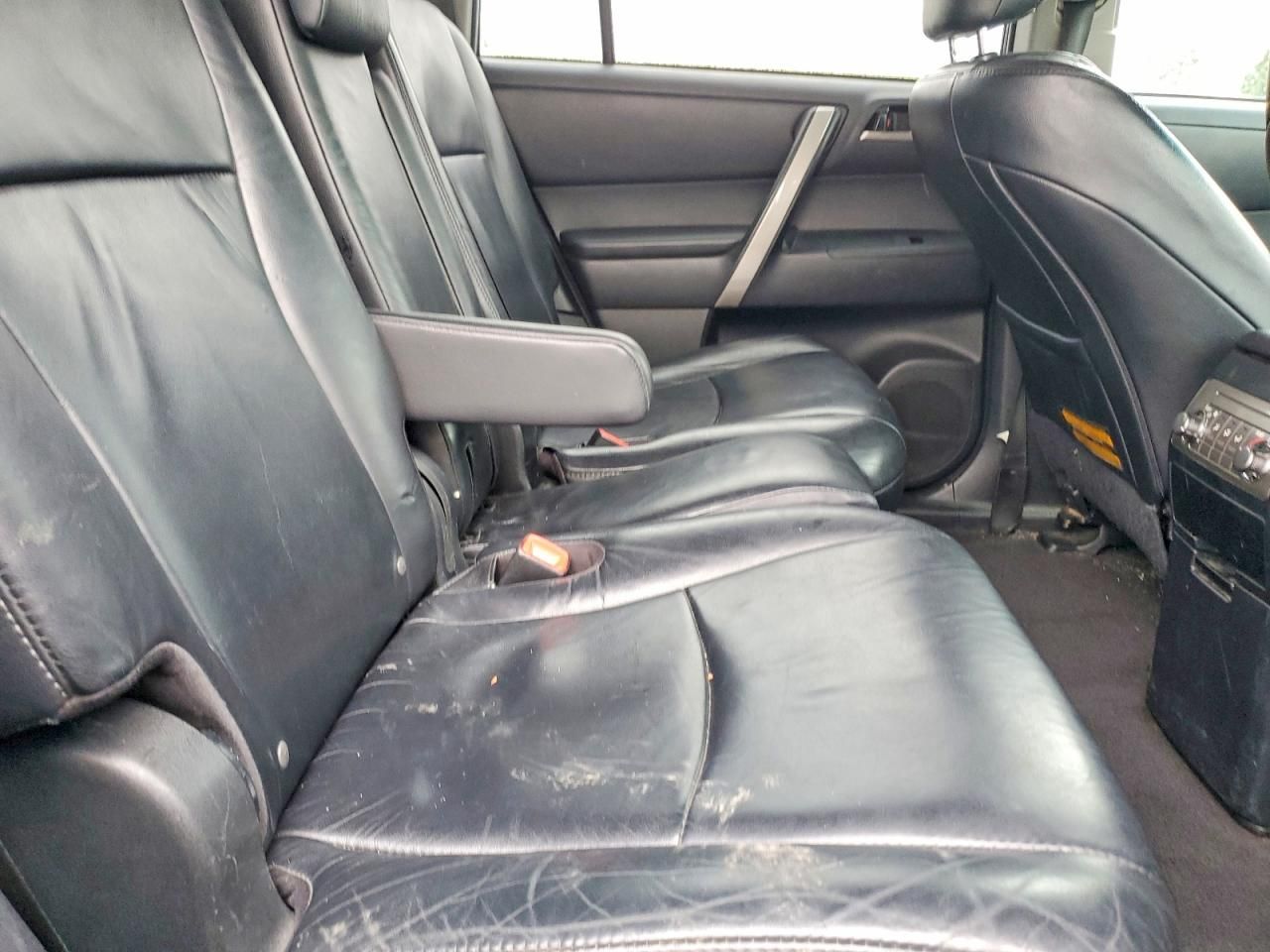 2012 Toyota Highlander se