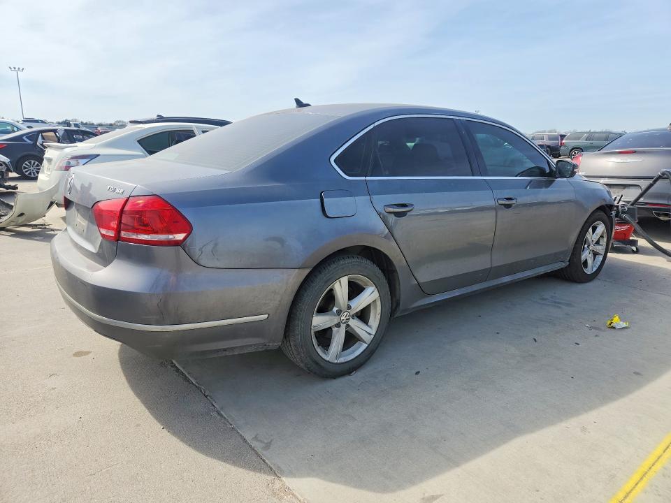 2013 Volkswagen Passat se