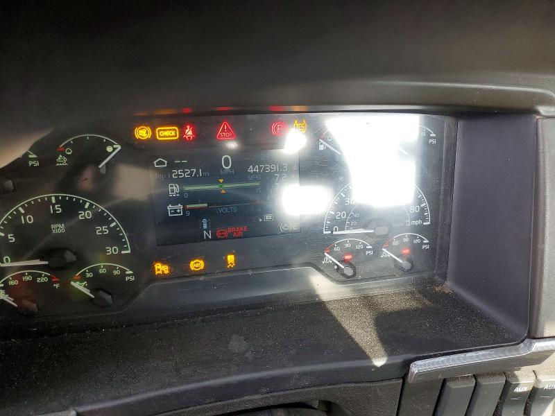 2020 Volvo VNR Semi Truck