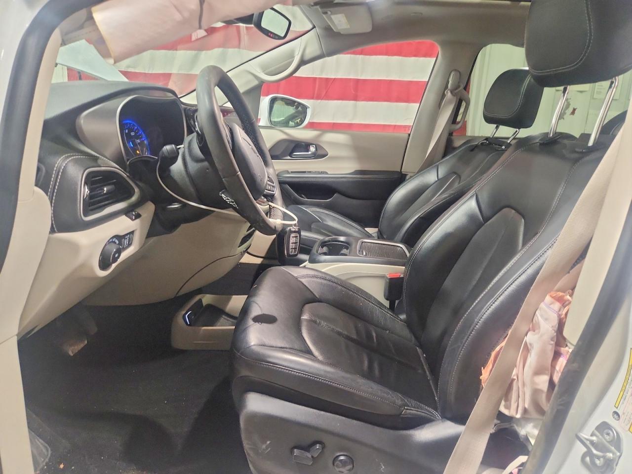 2022 Chrysler Pacifica Touring l
