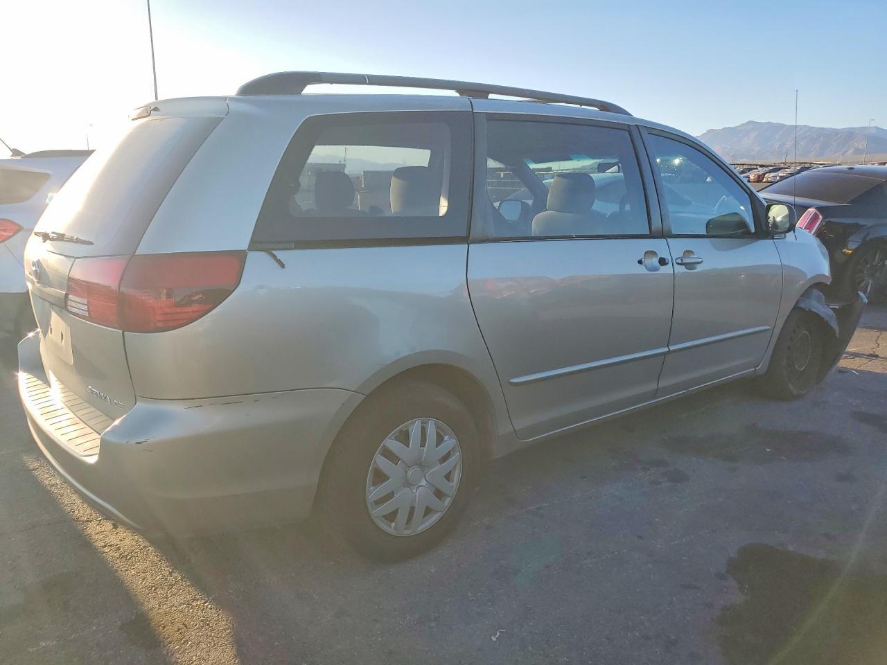 2005 Toyota Sienna ce