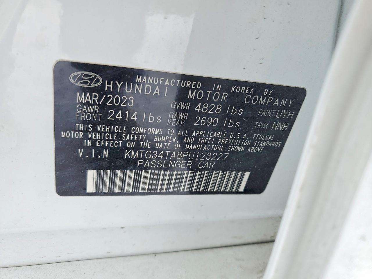 2023 Genesis G70 Base