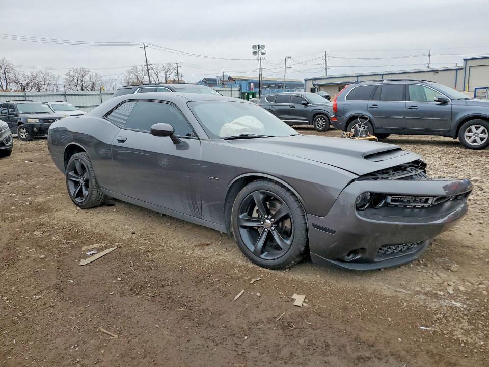 2016 Dodge Challenger r