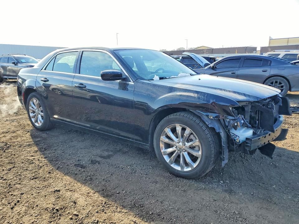 2022 Chrysler 300 Touring