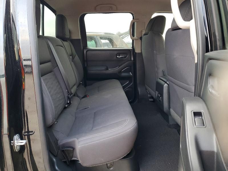 2023 Nissan Frontier s