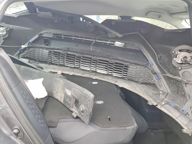 2022 Toyota C-hr xle