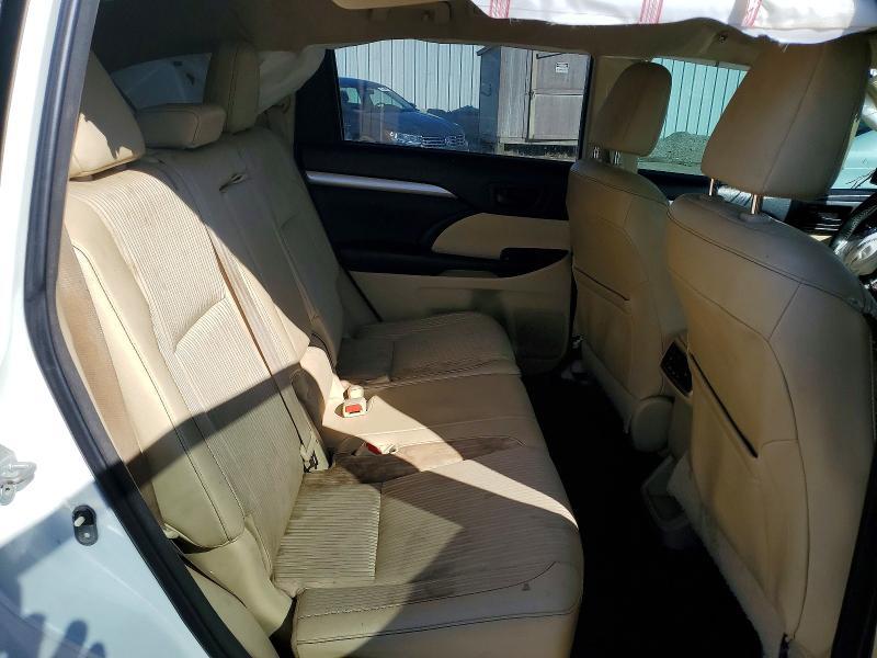 2014 Toyota Highlander le Plus