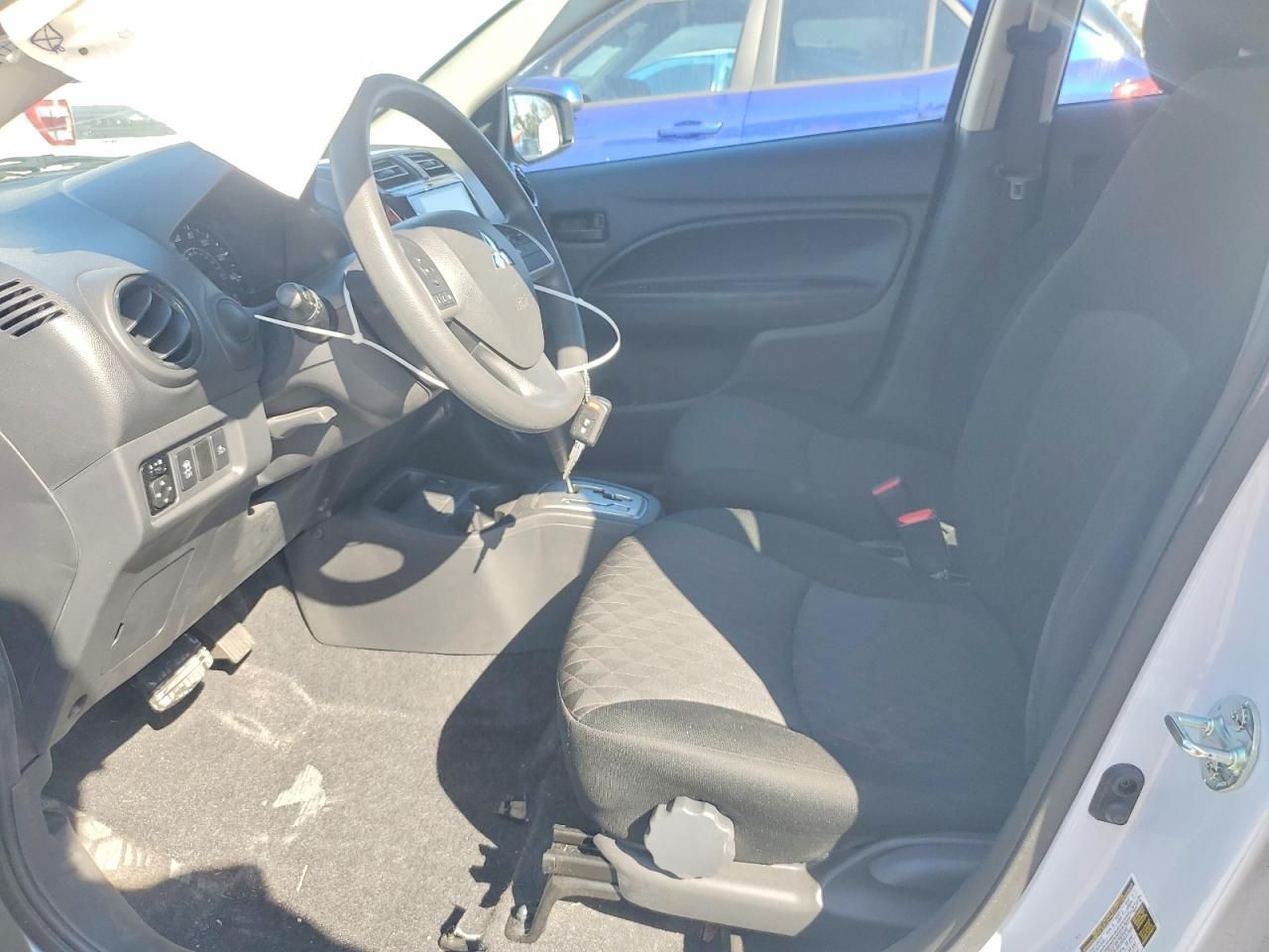 2023 Mitsubishi Mirage es