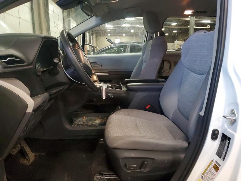 2022 Toyota Sienna le