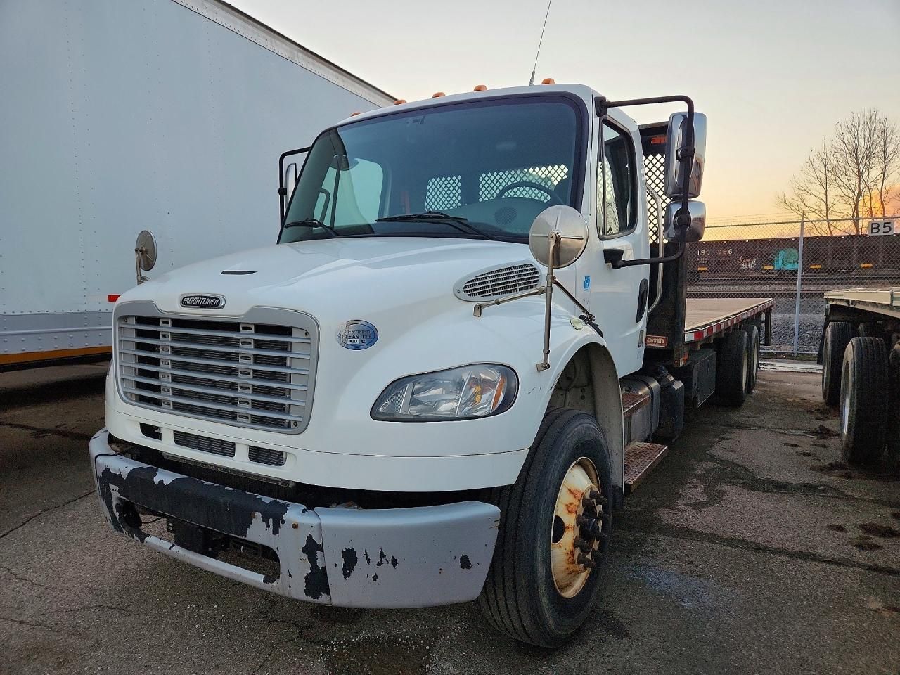 2017 Freightliner Business Class M2 Flatbed Truck
