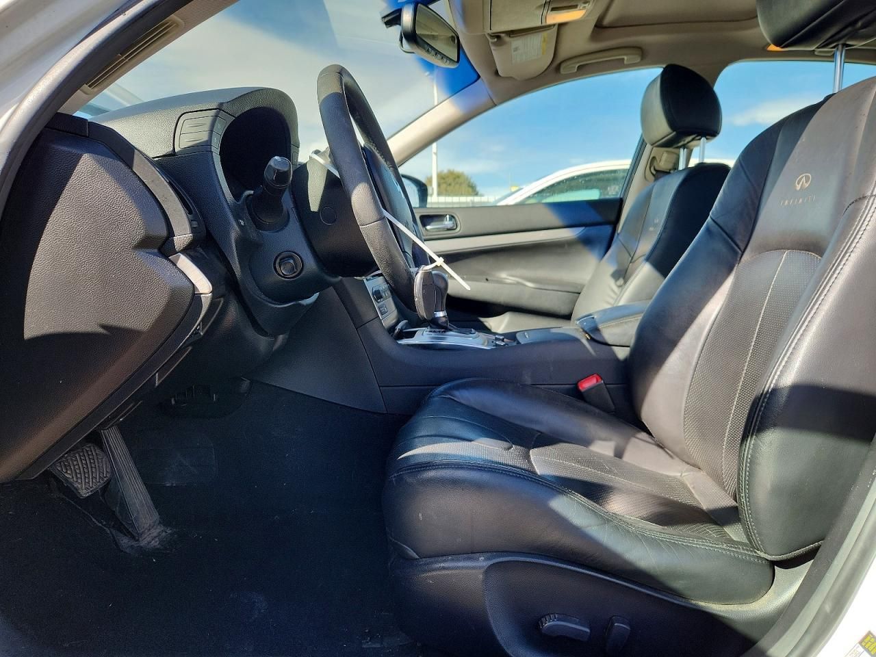 2011 Infiniti G37 Sedan x