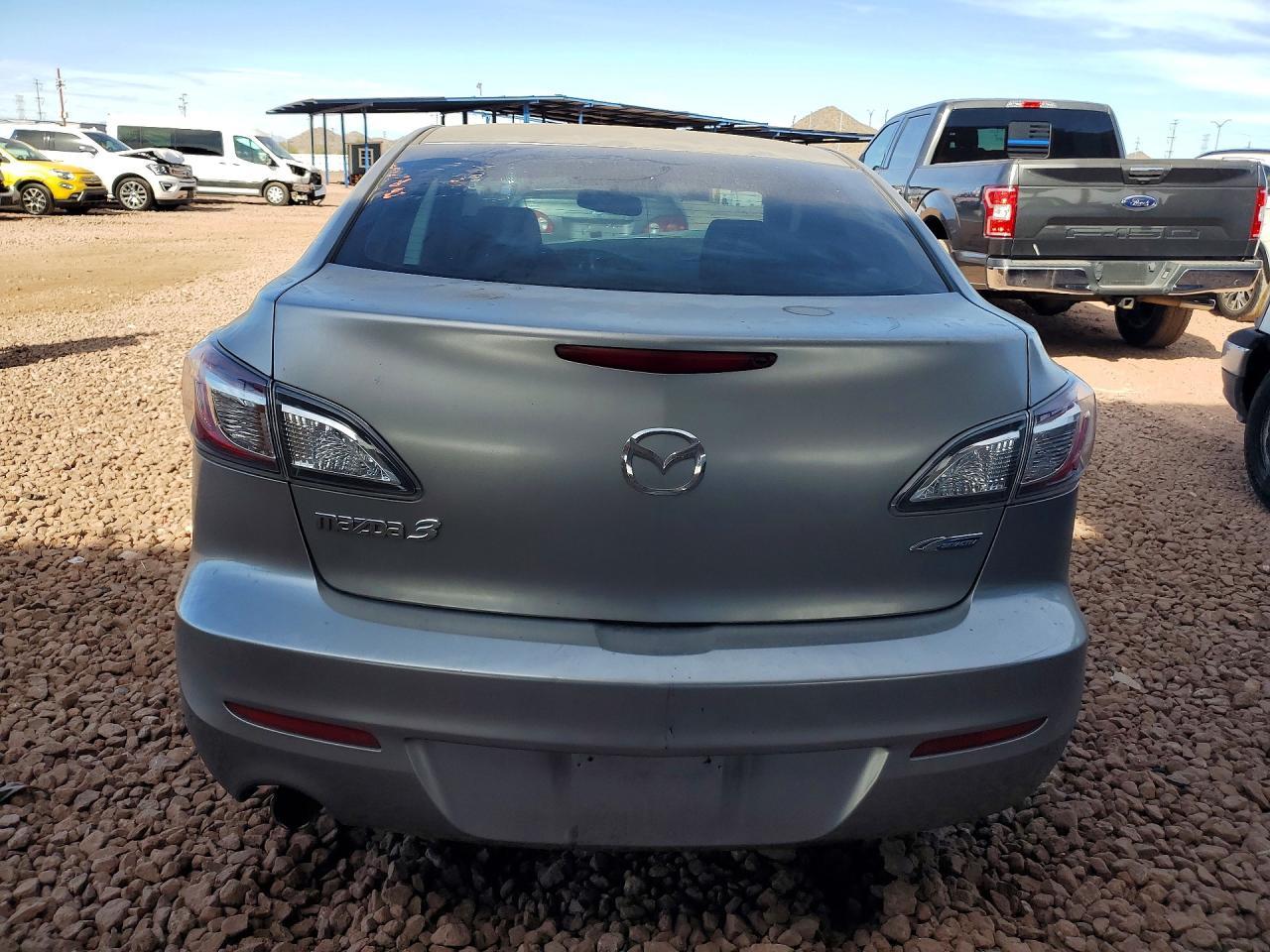 2013 Mazda 3 I