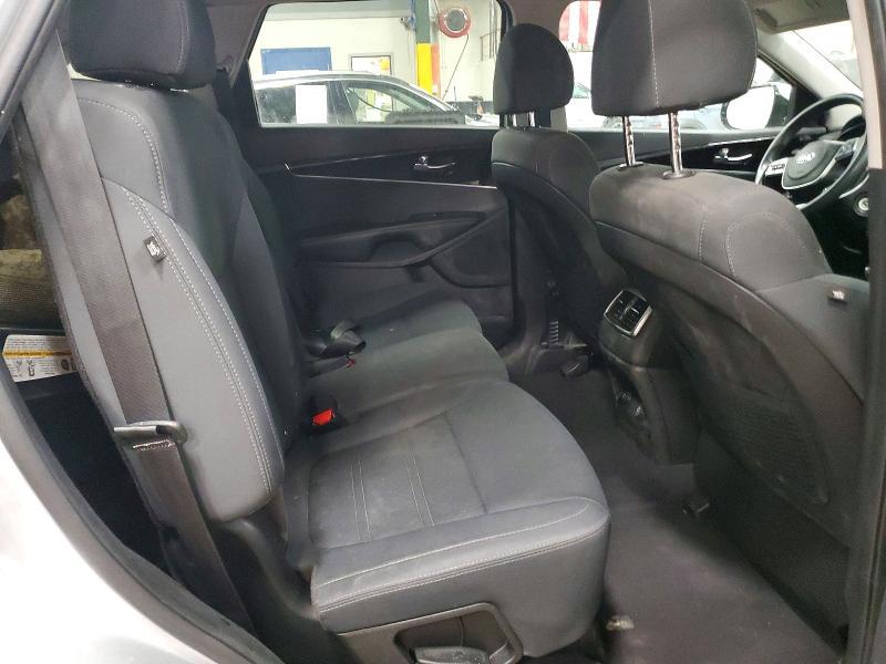 2019 KIA Sorento lx V6